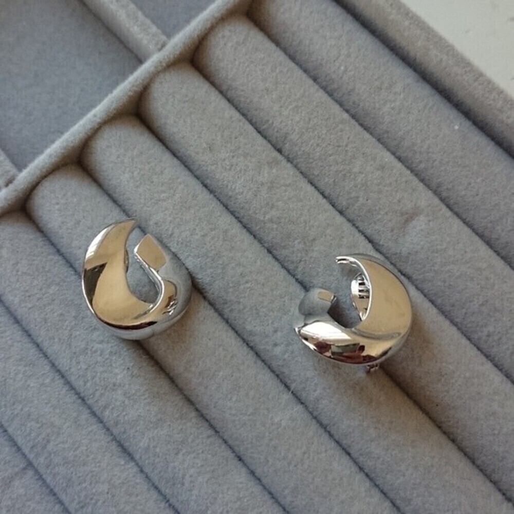 Monet chunky silver tone hoops clip on earrings - Picture 5 of 6